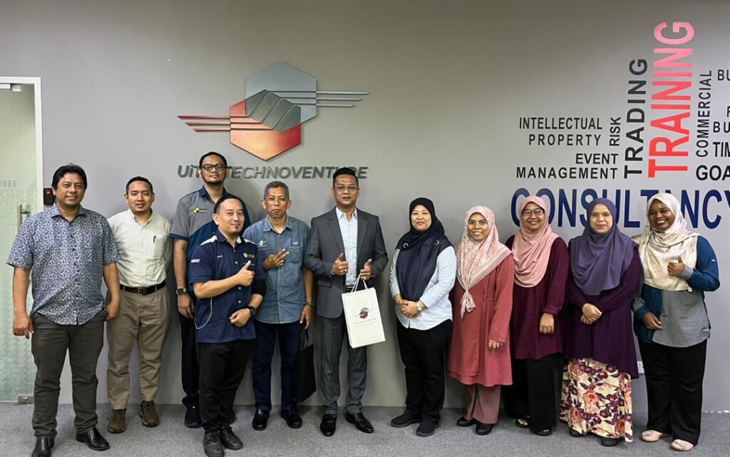 Perbincangan penanda aras IIUM Consultancy dan UiTM Technoventure