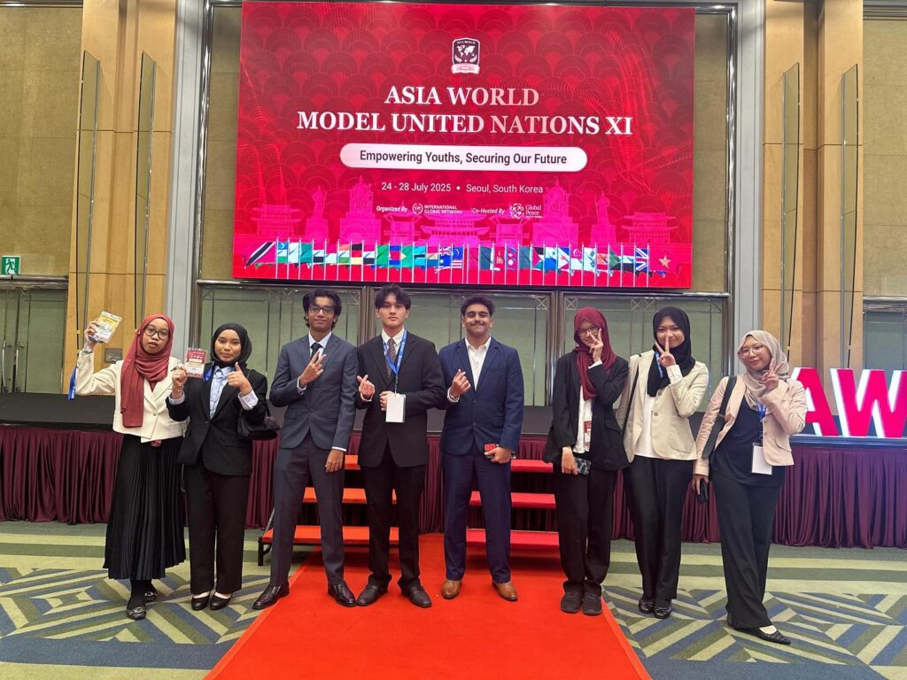 Pelajar IISM Secondary di AWMUN XI