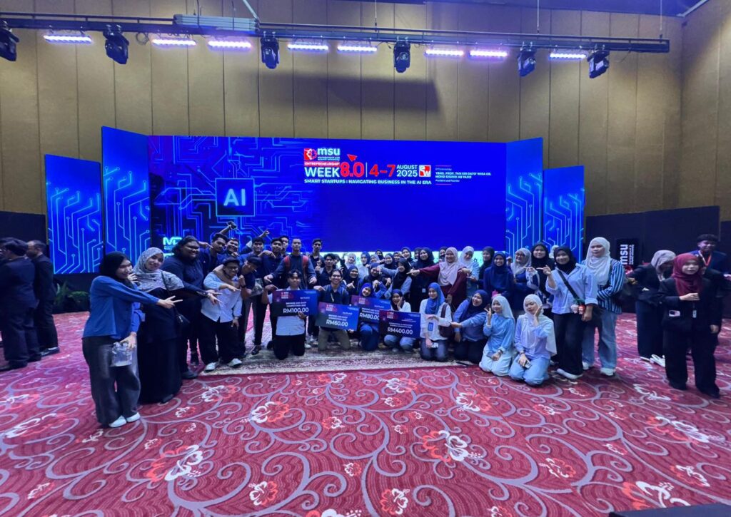 Pelajar IIC Menang Pertandingan AI